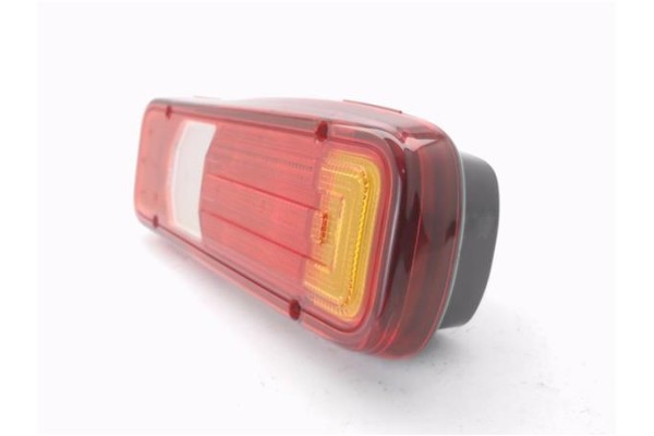 Recambio de piloto trasero derecho para iveco daily chasis 2.3 referencia OEM IAM 5802830029KZ  