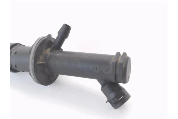 Recambio de bomba de embrague para renault megane iii berlina 5p 1.5 authentique referencia OEM IAM 306100018R  