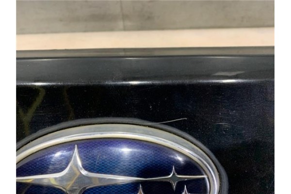 Recambio de moldura porton trasero para subaru legacy v 2.0 d referencia OEM IAM   