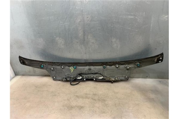 Recambio de moldura porton trasero para subaru legacy v 2.0 d referencia OEM IAM   