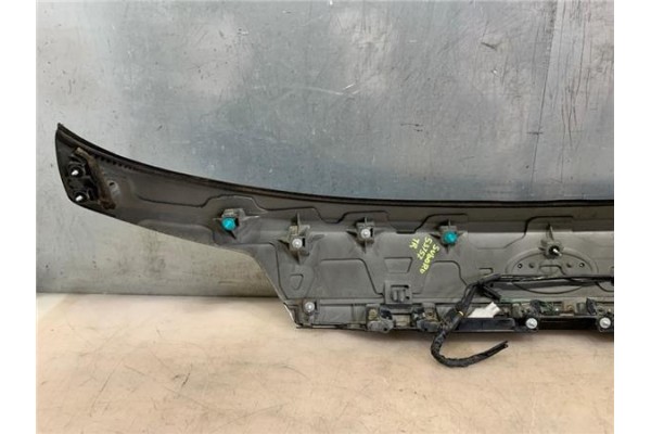 Recambio de moldura porton trasero para subaru legacy v 2.0 d referencia OEM IAM   