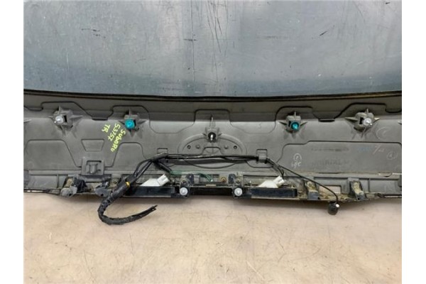 Recambio de moldura porton trasero para subaru legacy v 2.0 d referencia OEM IAM   