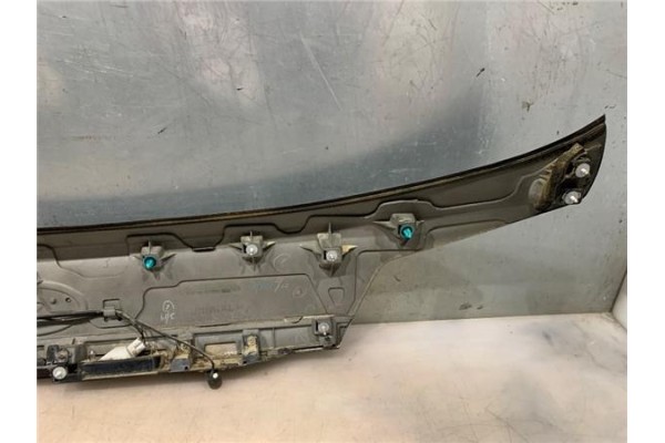 Recambio de moldura porton trasero para subaru legacy v 2.0 d referencia OEM IAM   