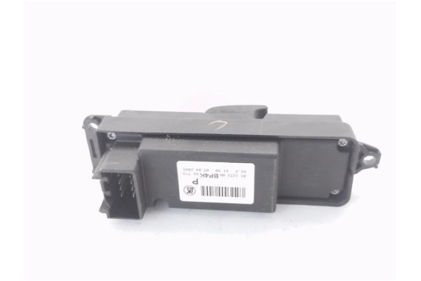 Recambio de mando elevalunas delantero derecho para mazda 3 sedán (bk) 1.6 di turbo referencia OEM IAM 03123100 BP4K66370 