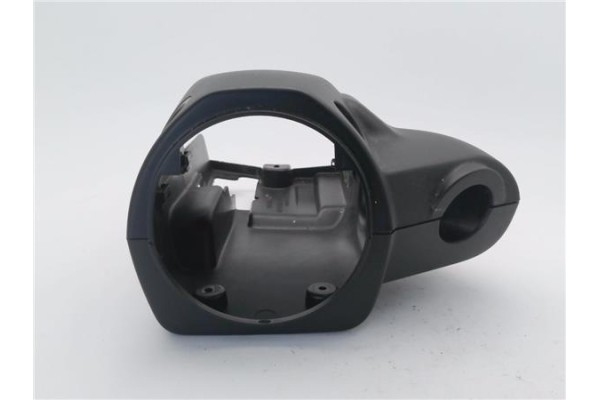 Recambio de embellecedor columna direccion para iveco daily chasis 2.3 referencia OEM IAM 5802308268  