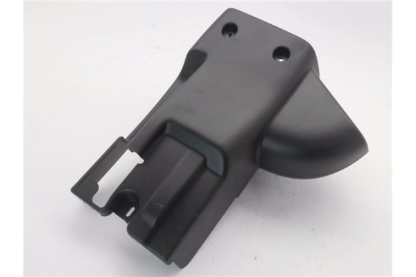 Recambio de embellecedor columna direccion para iveco daily chasis 2.3 referencia OEM IAM 5802308268  