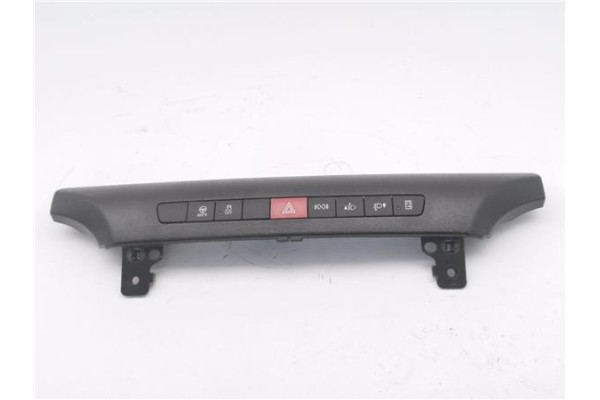 Recambio de interruptor luces emergencia para iveco daily chasis 2.3 referencia OEM IAM 5802839755  