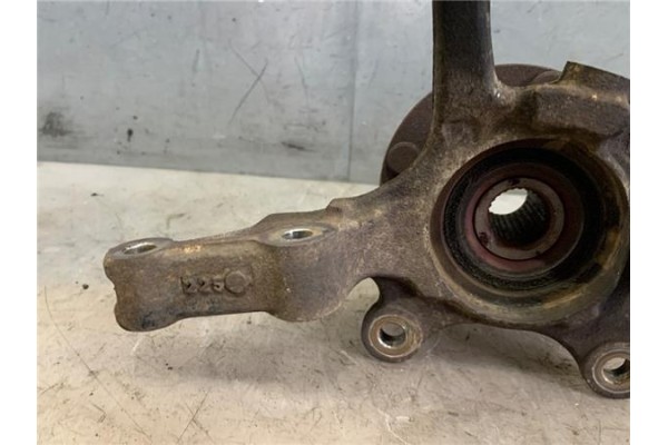 Recambio de mangueta delantero derecha para nissan almera (n16/e) 1.5 referencia OEM IAM 391015M410  