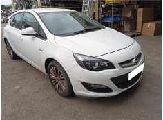 opel astra j berlina 5p del año 2015