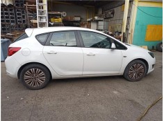 opel astra j berlina 5p del año 2015