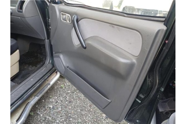 Recambio de guarnecido puerta delantero derecha para nissan terrano ii (r20) 2.4 i 12v 4wd referencia OEM IAM 809000F005  