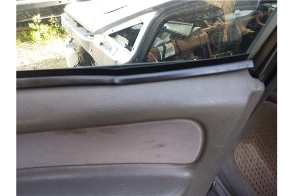 Recambio de guarnecido puerta delantero derecha para nissan terrano ii (r20) 2.4 i 12v 4wd referencia OEM IAM 809000F005  