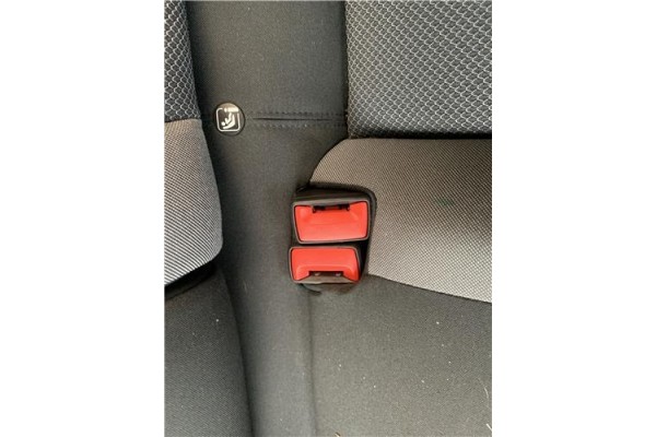 Recambio de anclaje cinturon trasero izquierdo para seat ibiza (kj1) 1.0 style referencia OEM IAM 6F0857739BMNB  