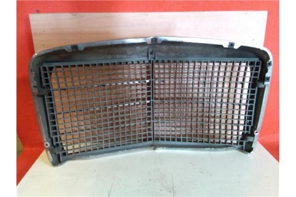 Recambio de rejilla capo para mercedes-benz strich acht (bm 114 / 115) berlina 2.3 230-4 referencia OEM IAM   