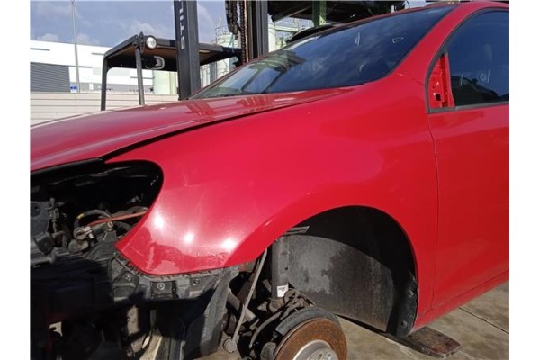 Recambio de aleta delantero izquierda para volkswagen golf vi (5k1) 1.6 advance referencia OEM IAM 5K6821021B  