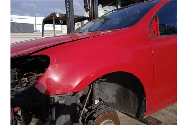 Recambio de aleta delantero izquierda para volkswagen golf vi (5k1) 1.6 advance referencia OEM IAM 5K6821021B  