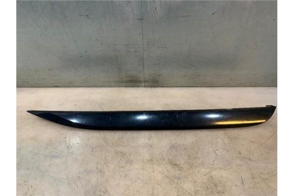 Recambio de moldura puerta trasero derecha para peugeot 2008 1.2 access referencia OEM IAM   