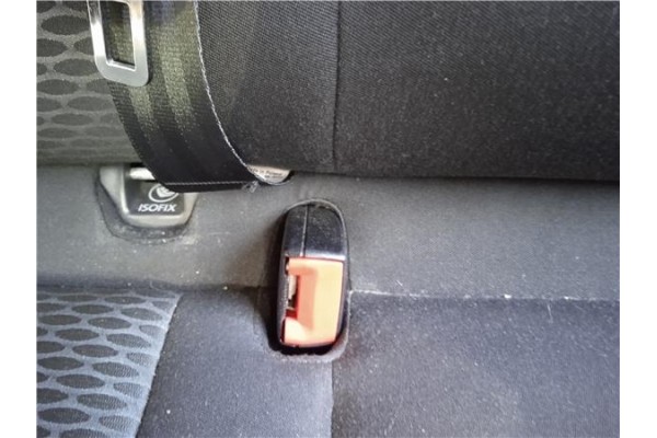 Recambio de anclaje cinturon trasero derecho para volkswagen golf vi (5k1) 1.6 advance referencia OEM IAM 5K0857807BRAA  