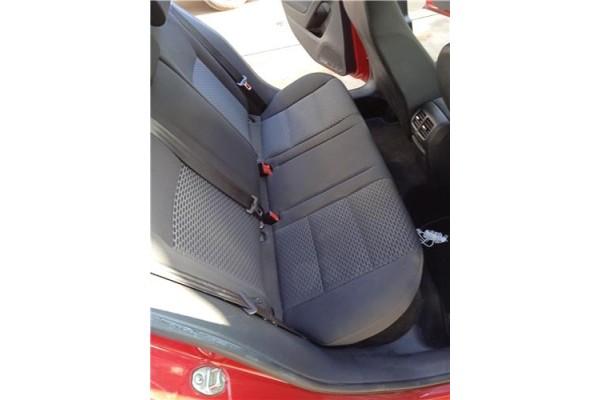 Recambio de asientos traseros para volkswagen golf vi (5k1) 1.6 advance referencia OEM IAM 1K0885305J  