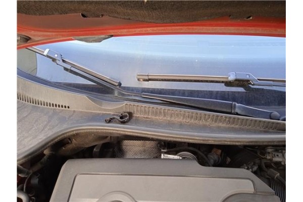 Recambio de brazo limpiaparabrisas delantero derecho para volkswagen golf vi (5k1) 1.6 advance referencia OEM IAM 1Q195541003C  