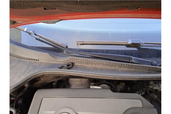 Recambio de brazo limpiaparabrisas delantero derecho para volkswagen golf vi (5k1) 1.6 advance referencia OEM IAM 1Q195541003C  