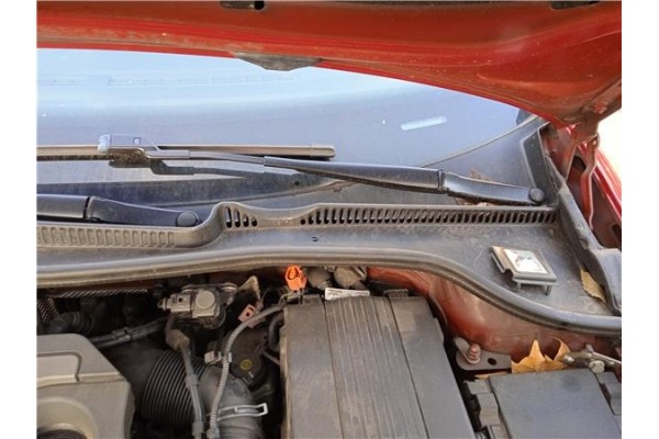 Recambio de brazo limpiaparabrisas delantero izquierdo para volkswagen golf vi (5k1) 1.6 advance referencia OEM IAM 1Q195540903C