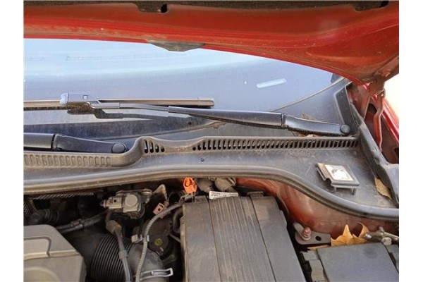 Recambio de brazo limpiaparabrisas delantero izquierdo para volkswagen golf vi (5k1) 1.6 advance referencia OEM IAM 1Q195540903C