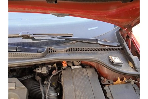 Recambio de brazo limpiaparabrisas delantero izquierdo para volkswagen golf vi (5k1) 1.6 advance referencia OEM IAM 1Q195540903C