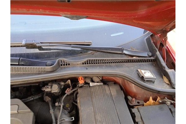 Recambio de brazo limpiaparabrisas delantero izquierdo para volkswagen golf vi (5k1) 1.6 advance referencia OEM IAM 1Q195540903C