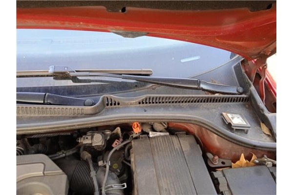 Recambio de brazo limpiaparabrisas delantero izquierdo para volkswagen golf vi (5k1) 1.6 advance referencia OEM IAM 1Q195540903C