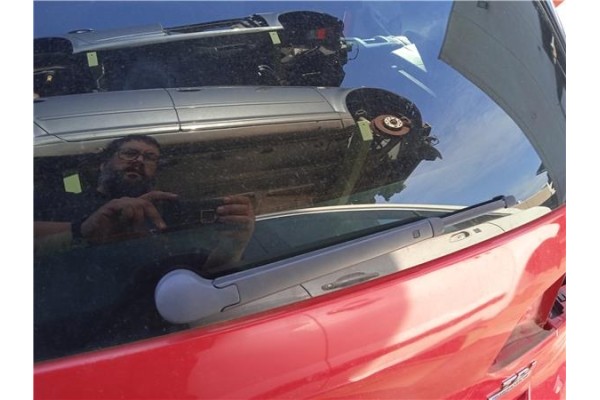 Recambio de brazo limpiaparabrisas trasero para volkswagen golf vi (5k1) 1.6 advance referencia OEM IAM 5K6955707B  