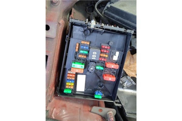Recambio de caja fusibles/rele para volkswagen golf vi (5k1) 1.6 advance referencia OEM IAM 1K0937125D  