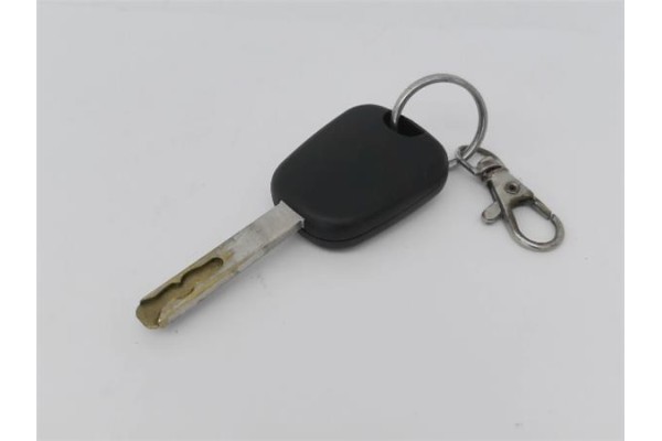 Recambio de tapon combustible para citroen c3 1.6 16v hdi referencia OEM IAM   