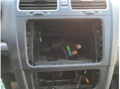 Recambio de consola para volkswagen golf vi (5k1) 1.6 advance referencia OEM IAM 5K0858061F1QB 5K0858069P1QB 