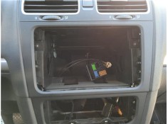 Recambio de consola para volkswagen golf vi (5k1) 1.6 advance referencia OEM IAM 5K0858061F1QB 5K0858069P1QB 