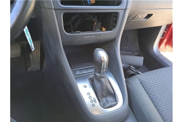 Recambio de consola para volkswagen golf vi (5k1) 1.6 advance referencia OEM IAM 5K0863680B81X 5K0863243C82V 