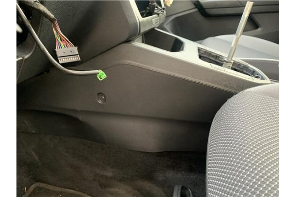 Recambio de consola para seat ibiza (kj1) 1.0 style referencia OEM IAM   
