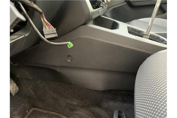 Recambio de consola para seat ibiza (kj1) 1.0 style referencia OEM IAM   