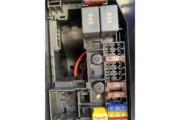 Recambio de caja fusibles/rele para seat ibiza (kj1) 1.0 style referencia OEM IAM 2Q0937615A  