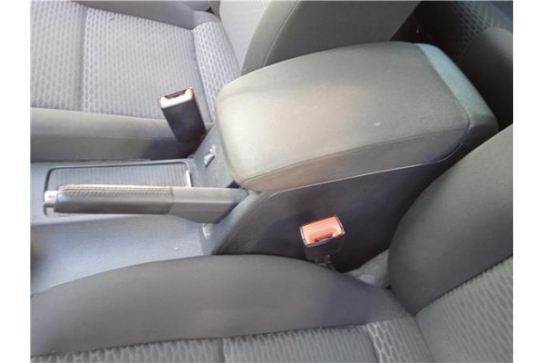 Recambio de consola para volkswagen golf vi (5k1) 1.6 advance referencia OEM IAM 5K0863243C82V  