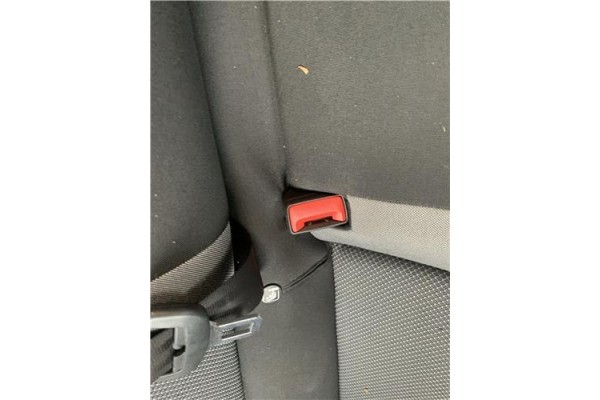 Recambio de anclaje cinturon trasero derecho para seat ibiza (kj1) 1.0 style referencia OEM IAM 6F0857807D  