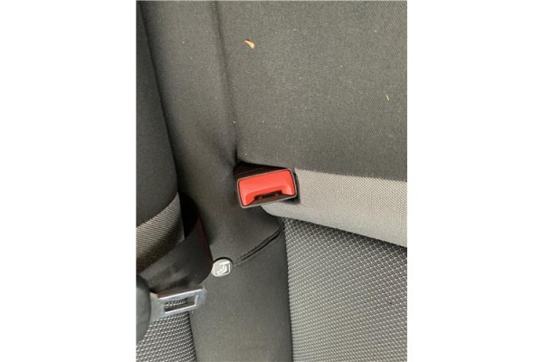Recambio de anclaje cinturon trasero derecho para seat ibiza (kj1) 1.0 style referencia OEM IAM 6F0857807D  