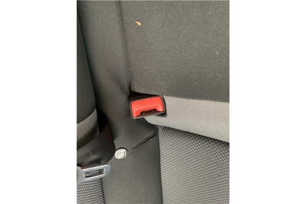 Recambio de anclaje cinturon trasero derecho para seat ibiza (kj1) 1.0 style referencia OEM IAM 6F0857807D  