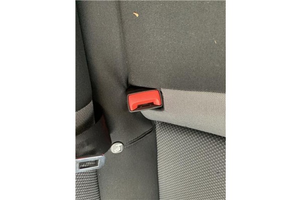 Recambio de anclaje cinturon trasero derecho para seat ibiza (kj1) 1.0 style referencia OEM IAM 6F0857807D  