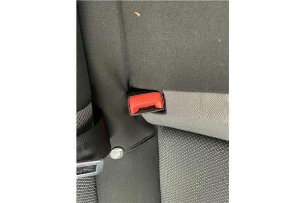 Recambio de anclaje cinturon trasero derecho para seat ibiza (kj1) 1.0 style referencia OEM IAM 6F0857807D  