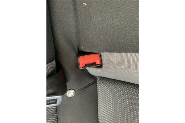 Recambio de anclaje cinturon trasero derecho para seat ibiza (kj1) 1.0 style referencia OEM IAM 6F0857807D  
