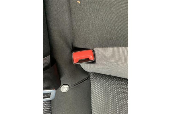 Recambio de anclaje cinturon trasero derecho para seat ibiza (kj1) 1.0 style referencia OEM IAM 6F0857807D  