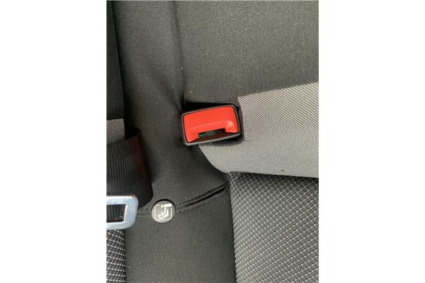 Recambio de anclaje cinturon trasero derecho para seat ibiza (kj1) 1.0 style referencia OEM IAM 6F0857807D  