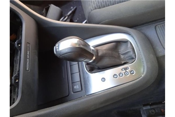 Recambio de pomo palanca cambio para volkswagen golf vi (5k1) 1.6 advance referencia OEM IAM 5K1713203CUMF 5K0711113QRIG 