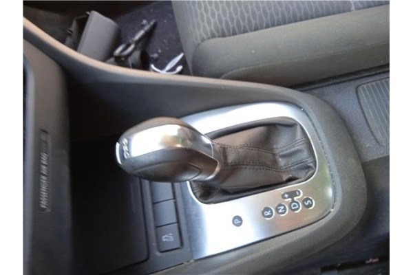 Recambio de pomo palanca cambio para volkswagen golf vi (5k1) 1.6 advance referencia OEM IAM 5K1713203CUMF 5K0711113QRIG 